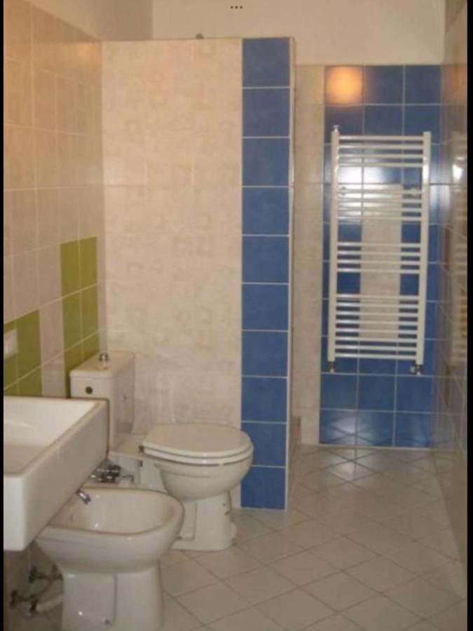 Bed and Breakfast Backpackers House Bolonia Exterior foto